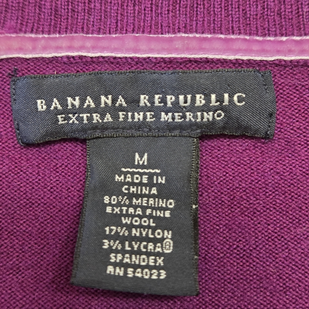 Banana Republic Purple V-Neck 80% Extra Fine Merino Wool Sweater Size M - Picture 4 of 5